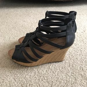 Black wedge sandals🌞